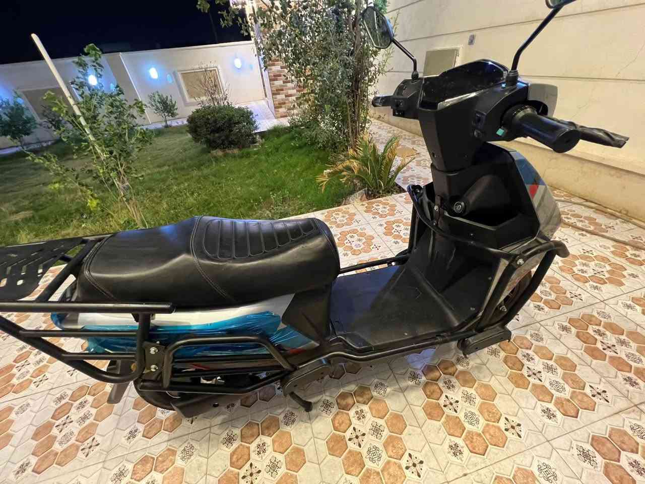 السلام عليكم 
للبيع دراجه شحن (شبح)شركة الماسة موديل ٢٠٢٥ ست بطاريات ٣٢آمبير بطاريات كلهم فووول وعالفحص دراجه مستخدمه اقل الشهرين فول مواصفات تحكم أربع سرعات قفل سرعه نضام Rرجوع للخلف لايت زنون عالي ناصي عدسات اشاير امامي خلفي لد يدات بريك رياضي سويجات ثنين كرتات ثنين بصمات ثنين سرعه ٩٩حقيقيه منفذ شحن usp السعر ٦٥٠بيها مجال بسيط مكان داخل رمادي  للاستفسار ***********متواجد واتساب
