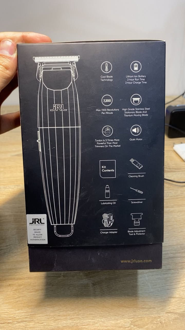 #عرض_خاص
 قطعتين مكاين حلاقة 💈💇
 من ماركة JRL الامريكية بشرط الاصلي مو تقليد نوعين تدريج و صفر بعدهن زيرو سعر 150 الف  
-------------
موجود توصيل الكل محافظات العراق 🚚
واتساب ***********  📞📱
