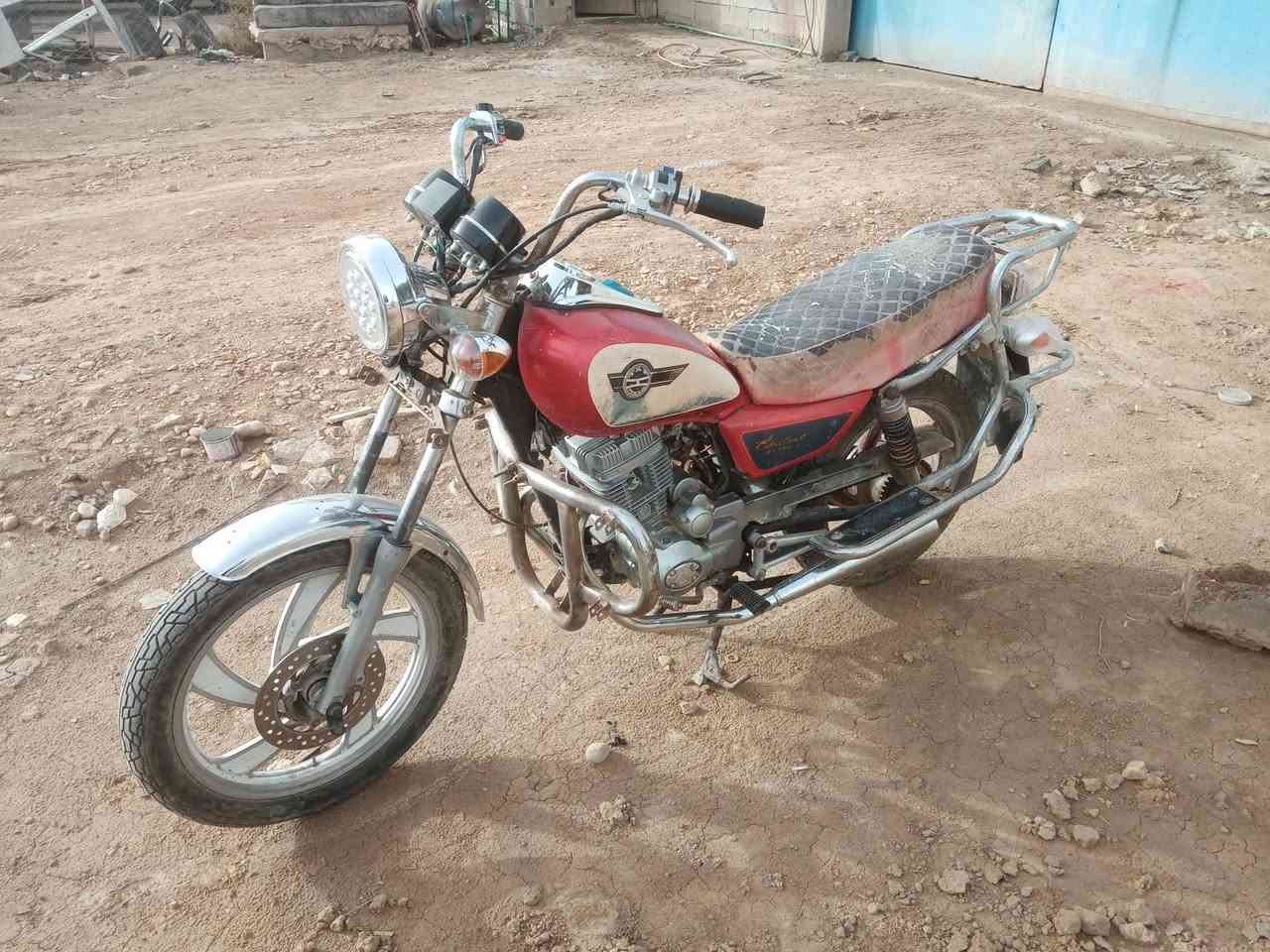 السلام عليكم دراجه تاي موتا للبيع مكفوله محرك برغي ما مفتوح  لايت اشاير سلف كلها شغاله الدراجه كلك للتواصل ***********
