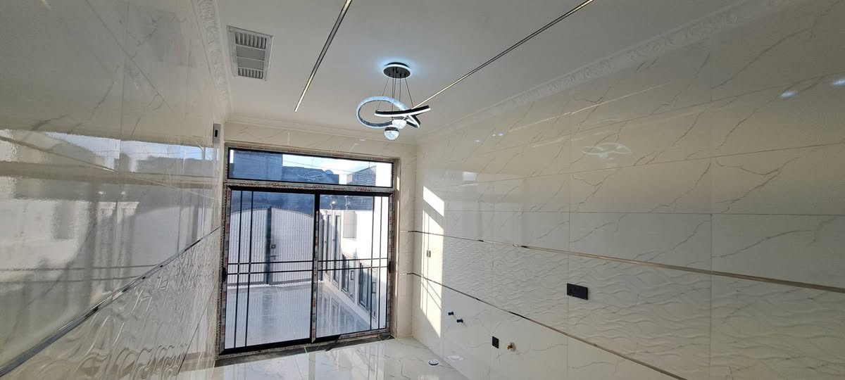 خانوفرۆشتن فوڵ مواسفات هه ولیرهشتی 8 حەسارۆك 125متر دوونهۆم پێکهاتووەلە4ژووری نوستن دیوخان هوڵ مەتبە گەرماونرخ6دەفتەرو90ورقە معاملە***********واتساپ  بیت اللبیع فی اربیل8حەصاروك فول مواصفات طابقین4غرفە نوم صاله مطبخ آستقبال گراج کامل خدامات سعر6دفاترو90ورقە *********** أربيل, العراق
