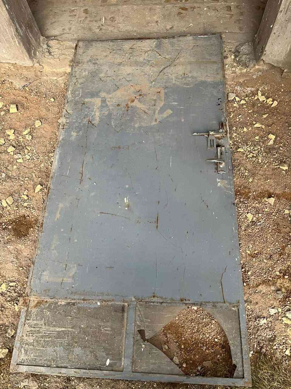 حديد بي طنين للبيع كيلو ع ١٥٠ دينار وبعد جينكوات وبواري خابرني ابو مصلحة *********** مكاني بغداد حي التجار البنوك
