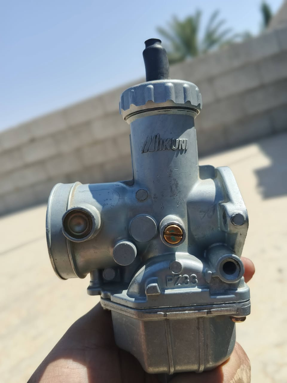 ئەم عەشیانە بۆفرۆشتن بێکێشەیە
کابێتە ۲٥۰ کەویار لۆکە 
کابرێتە ۲۰۰سپۆڕت
کابێتە ۱٥۰ 
شۆێنە شەحن
لایتی زینۆن عەدەسە
ساڵەنسەی کاتم 
سنوقی بان ماتۆڕ بۆ هەموو ماتۆڕی ئەگونجی
***********
