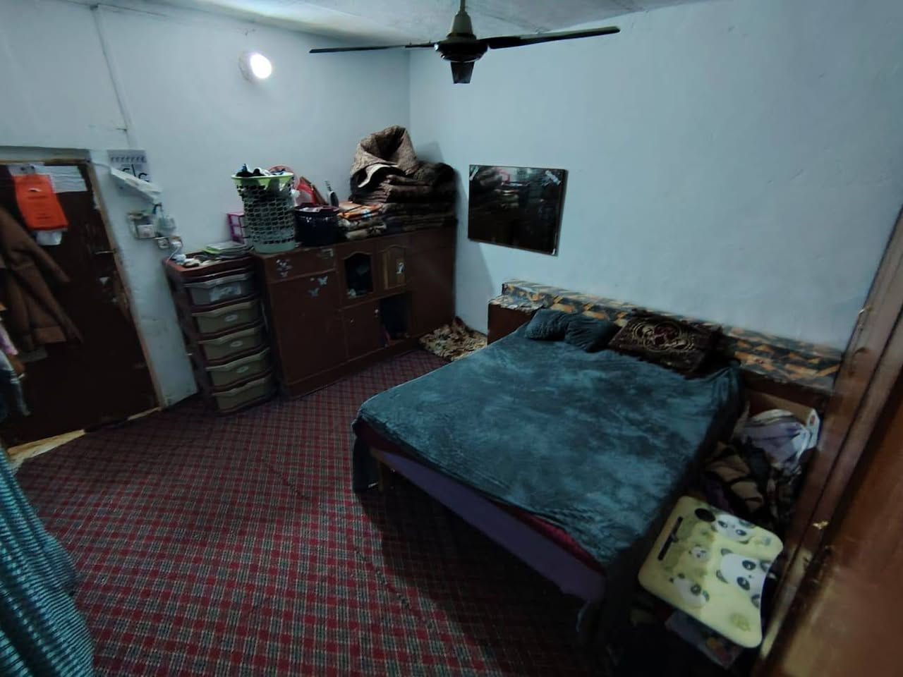 بيت للبيع اصلاح زراعي المساحة 180م العنوان الحمزة الغربي ساحة ناجي قرب ابو شهد ابو السبالت مقابيل ساحة يوجد فيه غرفة ومطبخ واستقبال وصحيات داخلية وخارجية وصالة السعر 25وبيه مجال بسيط الاستفسار الاتصال على الرقم ***********
