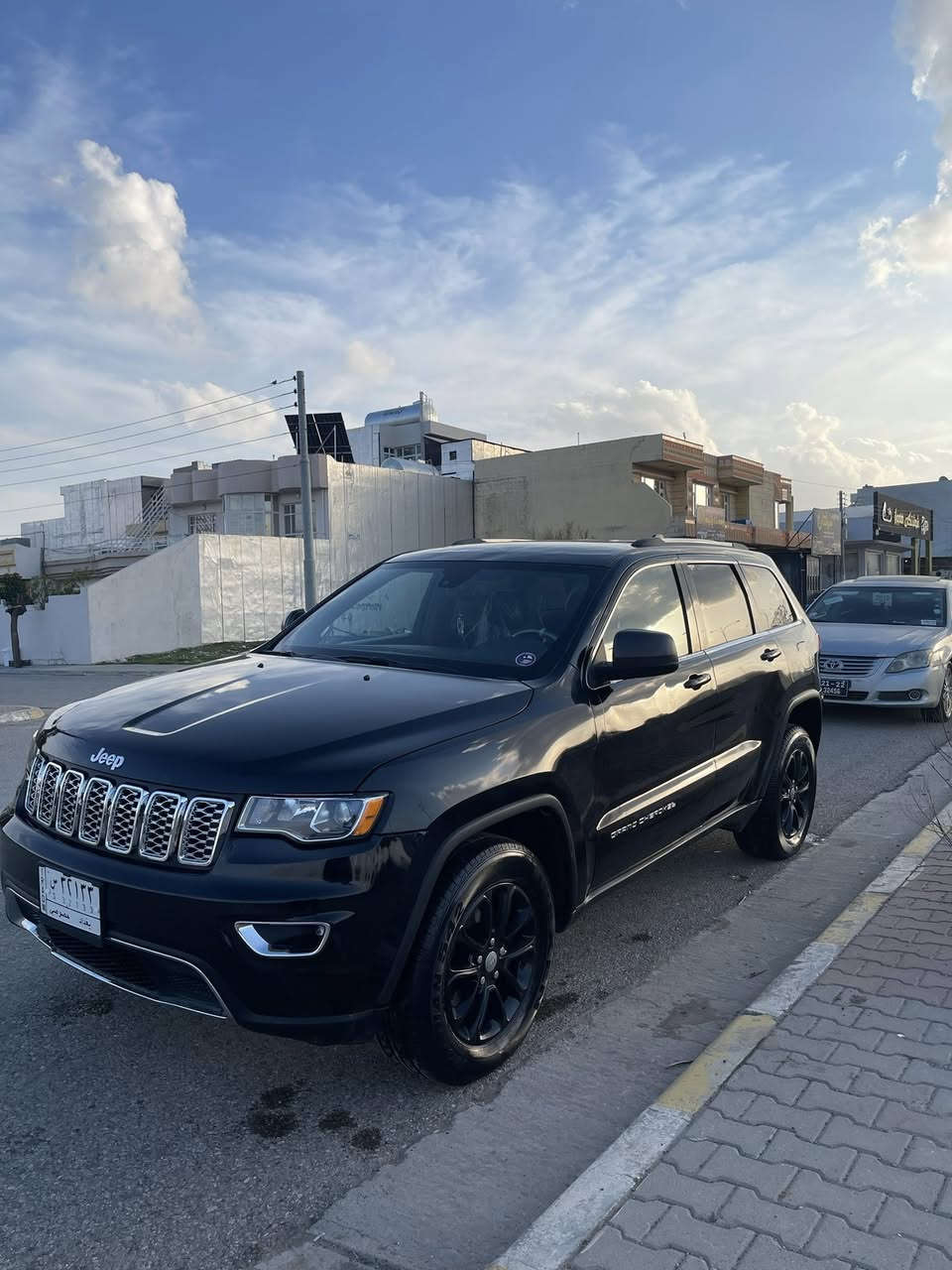 ئه د ميني دل
جيب لادريدؤ براوه براوه دوبه ي  مؤديل2015
گيرو مه كينه و ته قه و ره قه ي به شه رت كاره بايي به شه رت  ده عامو ليدراوي نييه 
سه ياره كه ده بل ئه كسل
گير سووكان ته بريد ساردو گه رم 
4چار تايه و ويلي لؤكي له ژيره تازه داخل
گؤرينه وه ناكه م ته نها فرؤشتن
ژم'***********
***********
نرخ'83مه جال 
شوين چمچه مال
