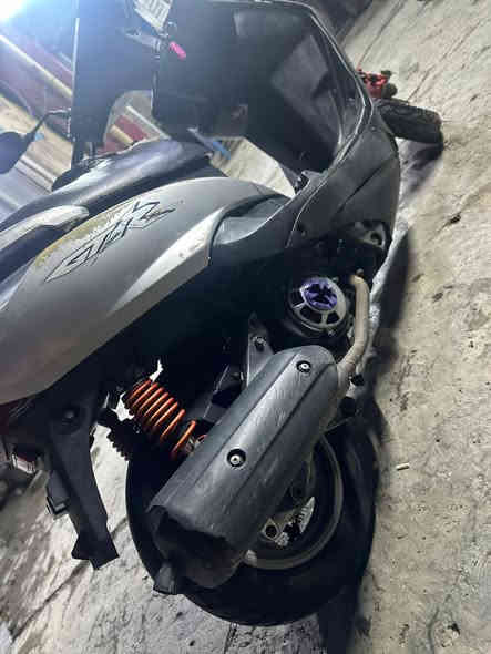 ماكس ثعلب للبيع
دراجه حلوه نقوصاتها بس لايت و هورن شغلات بسيطه 
مكينه ناعمه 
سلف شغال 
السعر قفل 550
مكاني الحرية 
***********
بالعافيه ع الياخذها
