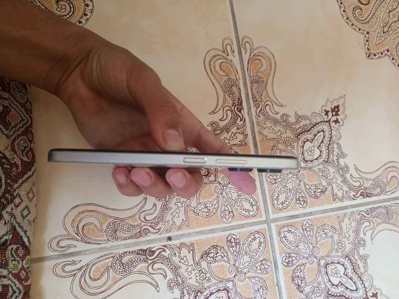 التلفون : ريلمي c33
الذاكرة :128

الكامرة :50 ميكا بكسل 

البطاريه :5000 الف ملي امبير 

الجهاز كله نظيف جداً كله ابلادي 

الشاشه سليمه السعر 100 فقط
التلفون مامفتحوح شرط + للتواصل هذه رقمي :***********

