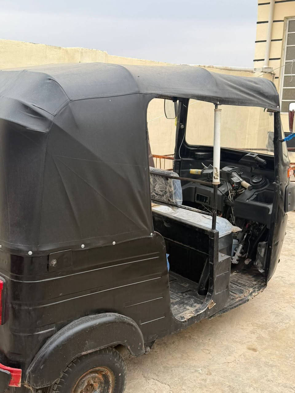 اسلام عليكم تكتك موديل 19 تكتك حلوه نضيفه ميحتاج اله اشي محرك كلش حلو تكتك بدون اوراق تكفل من اسراقه قانونيه وعشارين   ***********
