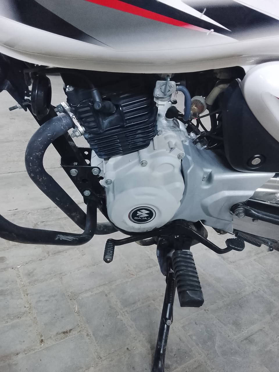 السلام عليكم بوكسر مديل 23 كفاله عامه محرك مكفول دراجه كلش نضيفه رايدها ب 1800 مليون وثمنميه مكاني بغداد البياع اوراق كامله شرط الترقيم ***********
