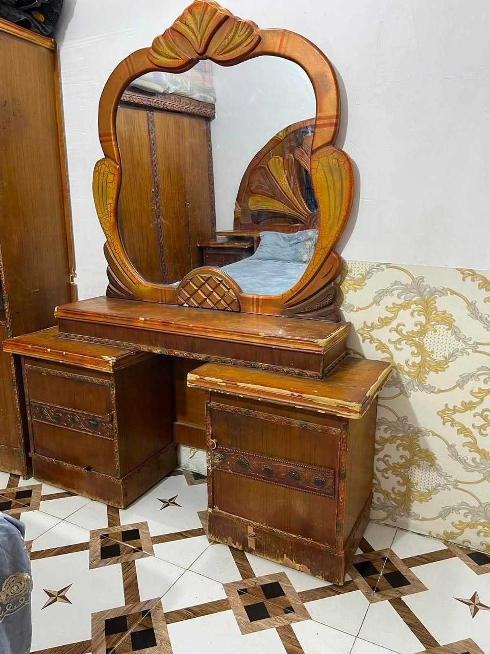 غرفه عراقي للبيع سعره 500 مكانه قضاء الرفاعي للستفسار اتصل بالرقم ***********
