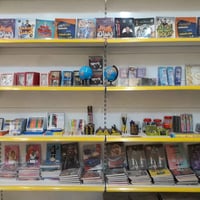 رفوف حديد نوعية راقية للبيع العدد( 4 قطع )  قياس القطعة 120 سم عرض × 2...