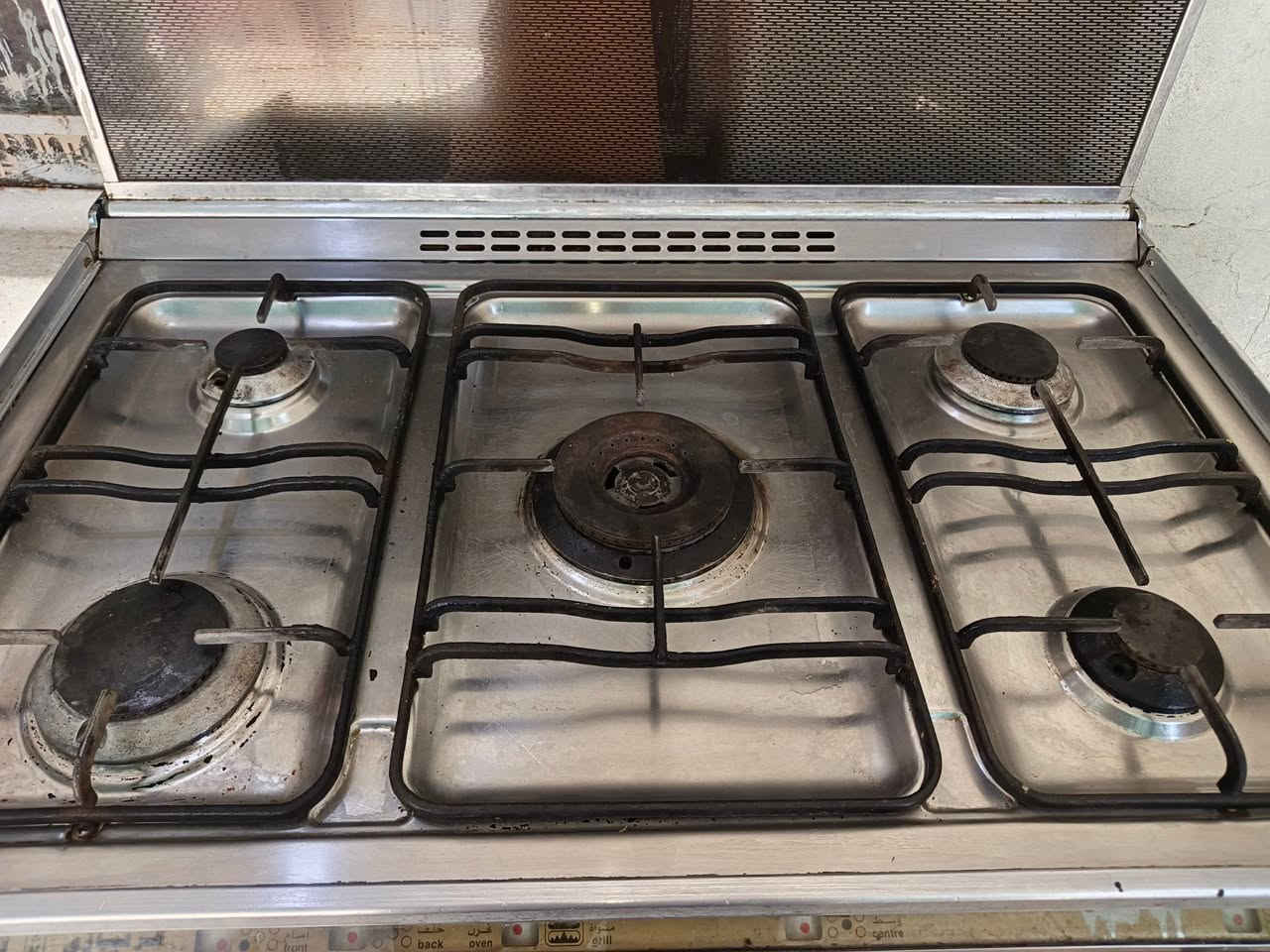السلام عليكم طباخ گريازي نظاف كلش وشغال كله فرن شغال ناره زركه شرط الفحص للبيع سعر 200الشراي يتصل على الرقم ***********
