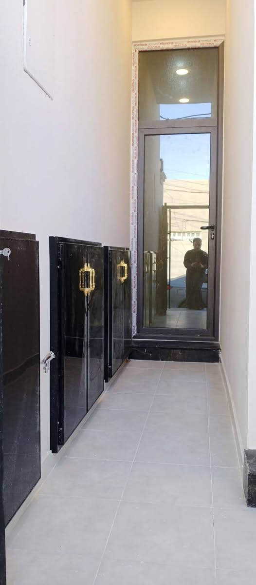 بيت ١٠٥متر قطاع ١٣شارع ١٠متر طابق ونصف كونكريت بناء حديث بناء جناي السعر ١٩٠مليون مع المجال او مراوس بعقار اخر للاستفسار مكتب سيد هاشم الذبحاوي النجف الاشرف الكوفة حي ميسان ركن شارع البوريات ***********واتساب نستقبل جميع العروض عرصات بيوت مشتملات راسلونا مع الصور على الواتساب اعلاه
