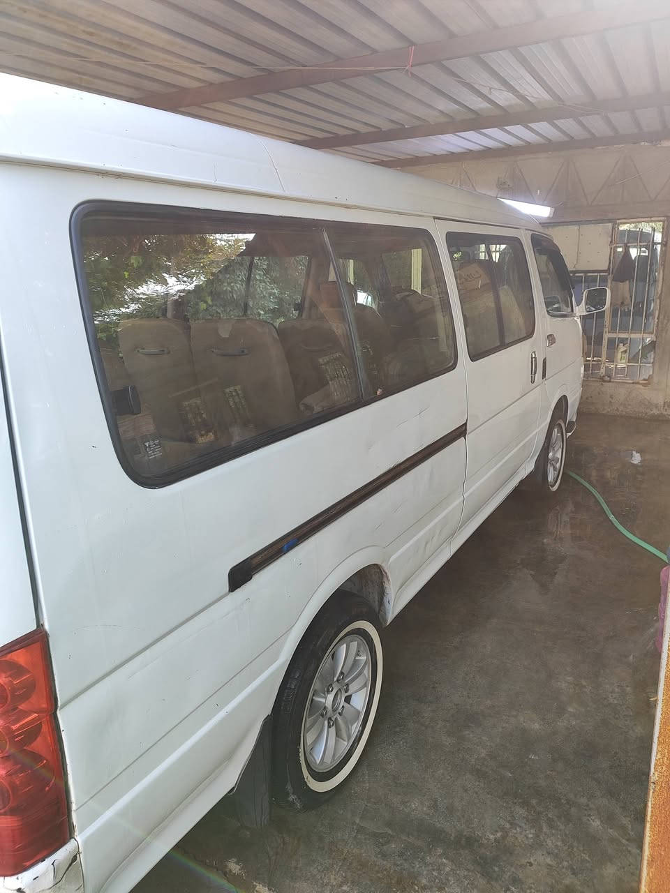 سلام عليكم جنبي H1موديل 14مكفوله من الصبغ والضربه القويه كير اكسل محرك مكفول بيه شخط وره الباب سلايت السعر 88وبيه مجال العنوان المدائن سلمان باك رقم ***********
