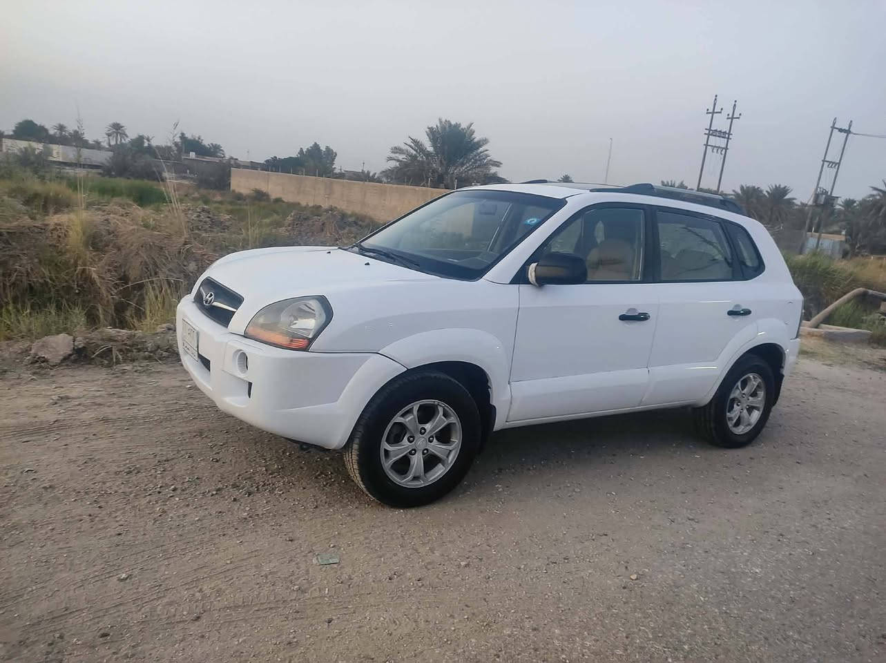 توسان للبيع او مراوس موديل 2009
بيها بس صبغ بنيد وجاملغ العبري الامامي  رقم للاتصال ***********
