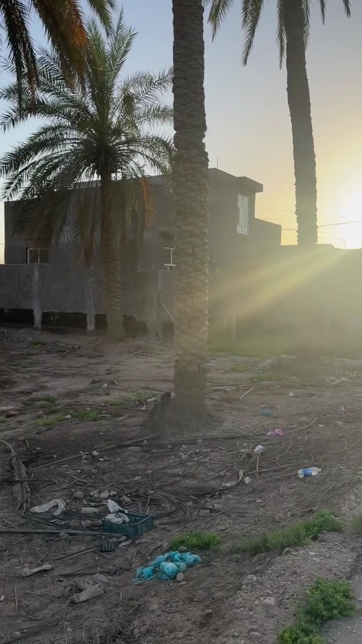 أرض للبيع في الحلة - زوير الغربي
طابو ملك صرف (زراعي)
 المساحة: 140 متر مربع.
 الموقع: بزوير (التقسيم الثالث - خلف الملعب).
 المميزات: قريب جداً من شارع الكورنيش، تقسيم مرتب، منطقة هادئة وحيوية.
📍 مكتب التصميم العقاري | الحلة - حي الصحة - مجاور جامع الهندي.
📞 للاتصال والواتساب:
 ***********
 ***********
