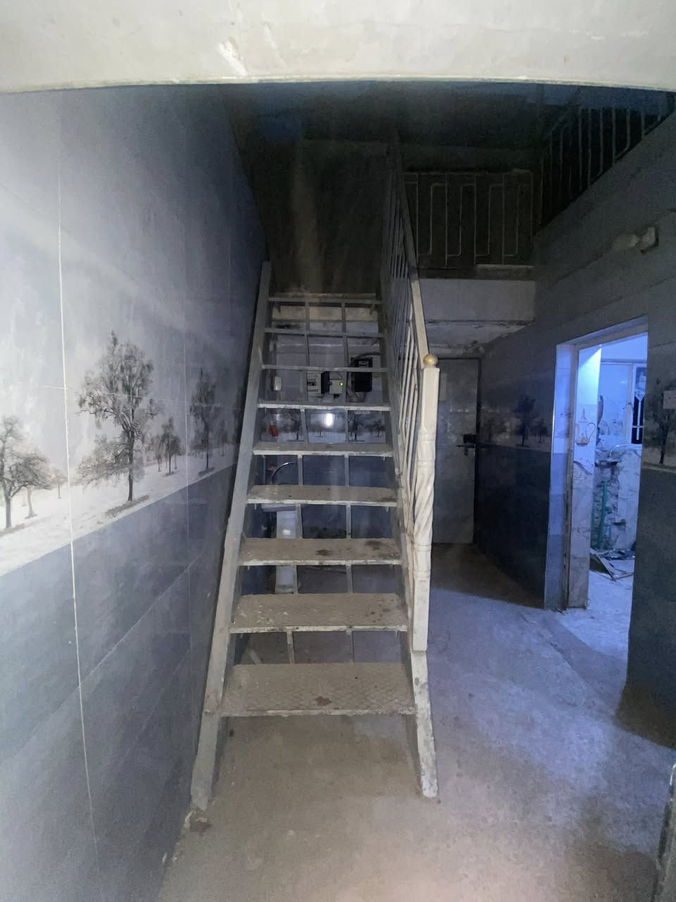 نصف قطعه للبيع طابو صرف فارغة تسليم مباشر
مساحة ٥٤م مربع  واجهه ٤،٥   نزال ١٢ عكادة 

تتكون الطابق الاول غرفتين +حمام سيراميك+ مطبخ سيراميك 

الطابق الثاني بيتونة 
العنوان مدينة الصدر شارع الداخل  
قطاع 55 قرب سوق الوحيلات

للأستفسار  اكثر  الاتصال ع الرقم
 ‭٠٧٧٠ ٢٨٥ ٢٨٣٤‬
