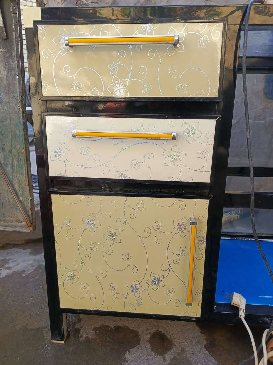 جام خانه للبيع  قياس مترين وستين  السعر 100  ‏‪***********‬‏
