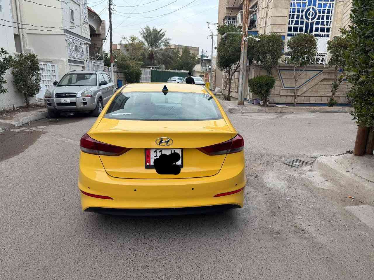 النترا تاكسي موديل 2017 مكفولة ضربتها خفيفه  بلبنيد شبرين جهة السايق السيارة ليبل واحد جاهزه مابيها اي نقص السعر 128وبيها مجال
***********
