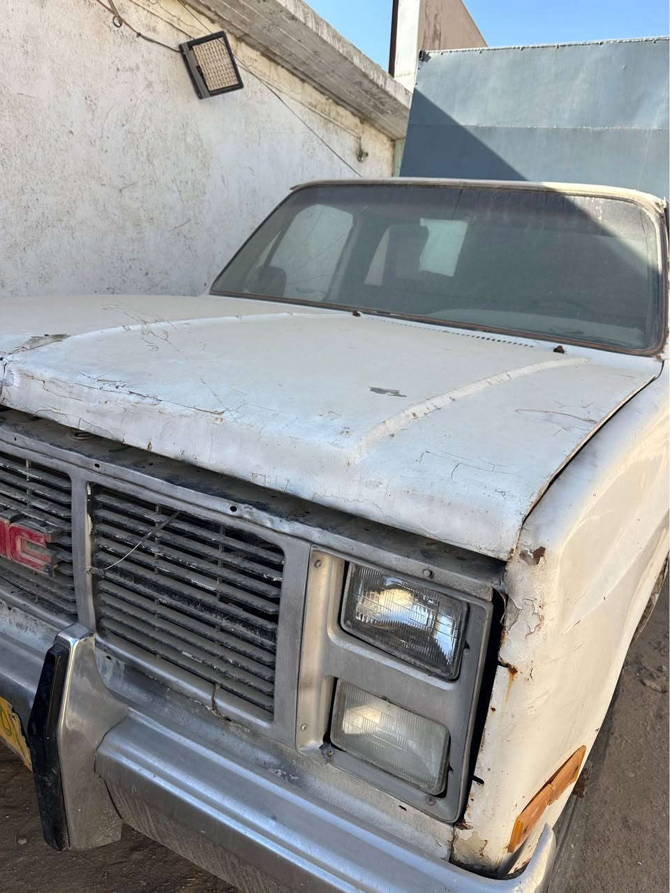 المحرك محرك امريكي للسيارات الكلاسك محرك 350 والكير 400 بس سوي اشتراك ويشتغل هو وغراضه للستفسار *********** النجف, العراق
