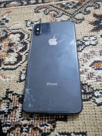 ايفون Xs max جهاز كله شغال مابي اي خلل فقط الضهر مكسور كارتونته الاصلي...