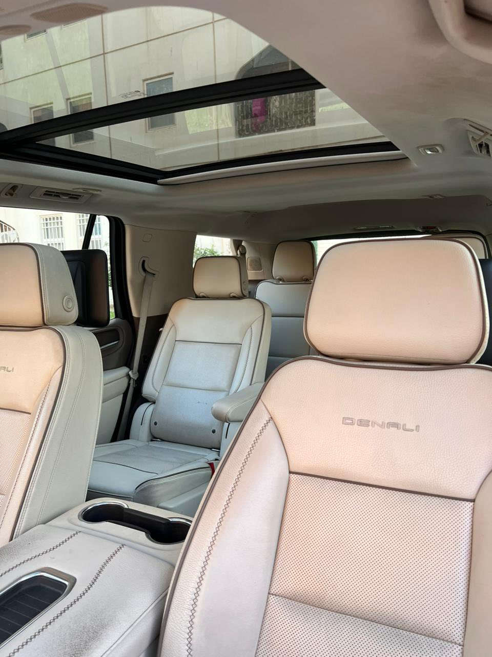 للبيع GMC دينلي 
بلاك توب السيارة
فول مواصفات 
حساسات 360
بانوراما 
دوسة كهربائية
شاشه معتمه 
السياره خليجي مواصفاتها ما تخلص 
السياره بيها صبغ بلبنيد 
وبلجاملغ الخلفي بيها هم قطعه صبغ 
فقط 
مكينه مفتوحة ارغب من الجديد الي راكب 6200
يعرف جاي احجي 

للشراي فقط سعرها 47 بيها مجال السيارة 
موقع السياره بسماية بغداد 

ملاحضة مكلف بلنشر / ***********
