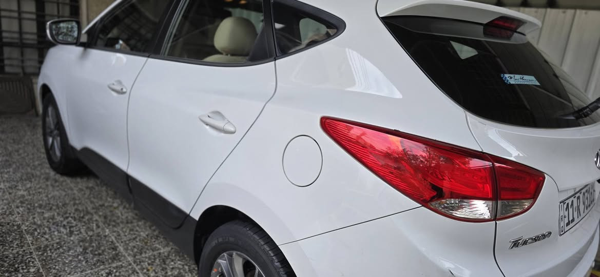 السلام عليكم حبايب 
عندي توسان موديل   ١٥  خليجي حلووة كلش بس بيهة شوية ملاحظات بالكشر ومصلحن يعني بيهة بارد بالجاملغ الامامي محلوووو
وبارد ما مبين بالباب الخلفي جهة لسايق وبيهة كارت بالبنيددكد شبر
مواصفات ..محرك ٢٠٠٠
كامرة ....
تحكم استيرن 
ويل كب دعاية 
وغيرهة من مواصفات المعروفة 
لسيارة ماشية  ٩٧  الف 
كلشي ما ناقصهة 
صدر جديد امامي خلفي 
تخم تاير
بطارية 
امانة الله عل خير للياخذهة لان كلش ترايهة حلو 
السعر لمطلوب ١٤٥ 
الاتصال     ***********
مكان السيارة بغداد الرصافة 
وكل الهلة بيك
