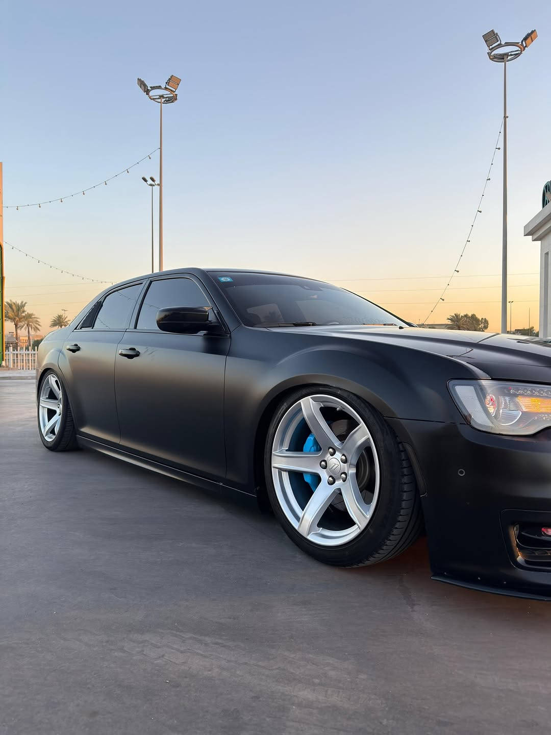 ⁨	𝑪𝒉𝒓𝒚𝒔𝒍𝒆𝒓 300S 𝑳𝒂𝒔𝒕 𝑪𝒂𝒍𝒍 V8 🦇🖤
الموديل : [ 2023 ]
المحرك : [ V8 ] 🔥
الگير : [ أوتوماتيك ] 
الممشى : [ 46 الف ميل ]
اللون : [ أسود - ملكي ] 🗝️
الحالة : [ السيـارة وارد أمريكا ضررهـا PDR بالجاملغ الخلفي فقط ! ]

[ لمعرفة السعر اترك تعليق داخل المنشور وسوف يصل اليك مباشر عبر رسالة نصية ] 📥

[ الـــــمـــواصــفـــــات ]

- بصمة تشغيل + تشغيل عن بعد 
- فتحة سقف 
- شاشة كبيرة
- كار بلي + كاميرا
- سستم سماعات 
- مقاعد جلد 
- مقاعد كهربائية 
- حساسات خلفية
- نقطة عمياء 
- وبقية المواصفات المعروفة 

[ الاضـــــــافــــــاات ] 

- السيـارة مغلـة PPF / Metallic
- دركـة ستيـرن كاربـون ڤابيـر فورجـد 
- هـدرز Koks سيراميـك 
- سستم أكزوزت Corsa 
- فجـوج بريـك بريمـو 6 بستم أمامي / 4 خلفي 
- بلكـات ريسنـك + أويل كاج كان 
- أكسل قفل هـيلكات 
- ويل نجمة 
- سستم انارة داخلية LED + سستم كاربون ڤابيـر 
- زرع عدسات متغيرة + زرع عدسات ليزرية

الموقع : [ بغـداد ] 📍

للتواصل واتس اب او اتصال : [ *********** ]

#v8 #c300 #chrysler #hemi #yasser_erbil⁩

