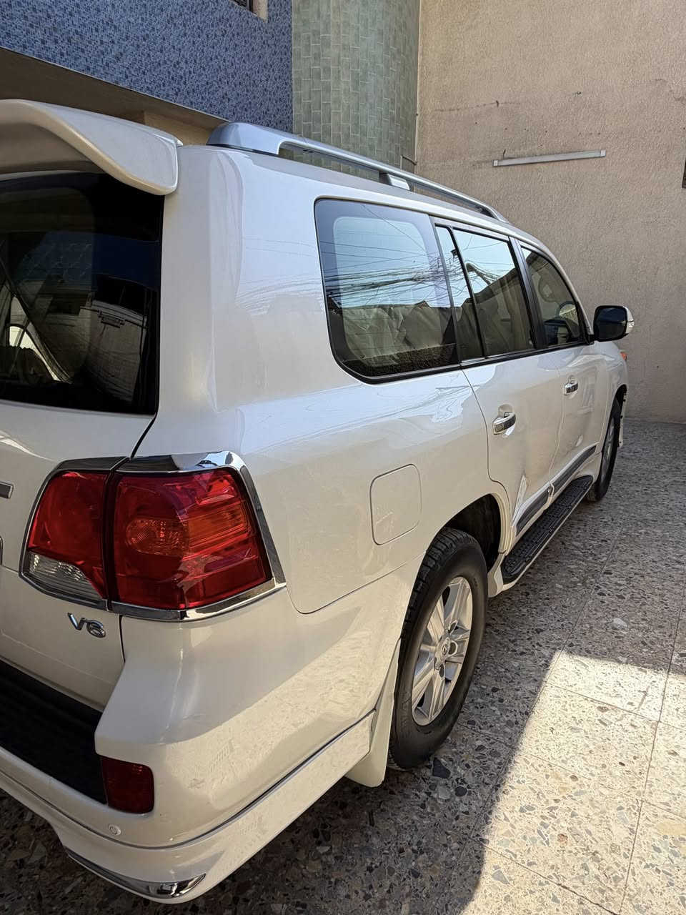 السلام عليكم 
لاندكروز 2014 للبيع باسمي رقم بغداد مميز 
بريم ام الطفاية 
حساس اماي خلفي 
تشغيل عن بعد +مري قلاب 
كشنات جلد +فتحه +زراك لايت 
دوسات ترحيب 
6 سلندر تخم تاير جديد قبل يومين شادي صيانة كله بالشركة 
سونار ويها 
مكان السياره بغداد / الكراده
الاستفسار ***********  ابو محمد
