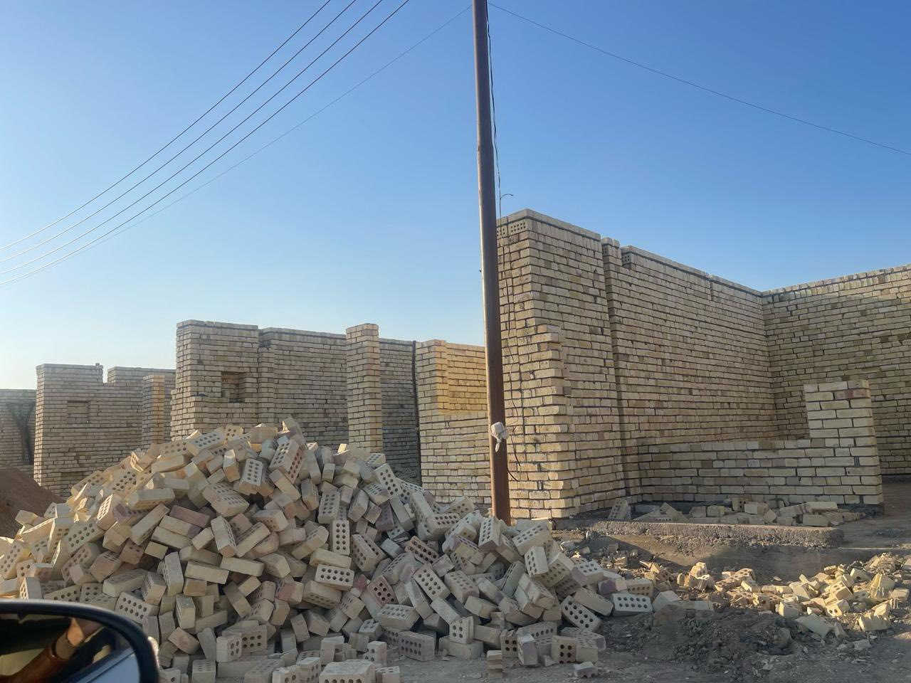 السلام عليكم قطع  ارضي للبيع  ملك سند ٢٥ حسب الطلب في مجمع الشواطىء مختلف المساحات
١٠٠ م واجه ١٠ نزال ١٠  
٥٠ م واجه ٥ نزال ١٠ 
خدمات كاملة 
*تبليط 
*كهرباء 
*انارة 
علماً البناء مسموح بالمجمع العنوان/
الدورة هور رجب بعد البانزين خانه
***********
