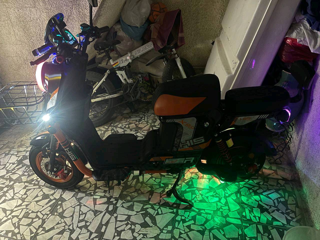 السلام عليكم دراجه شحن x900 من شركة HIS العالميه للبيع السعر 450 الف ومجال بسيط حك الشراي مع جادر اصلي هديه للتواصل والاستفسار رقم *********** بي واتس اب