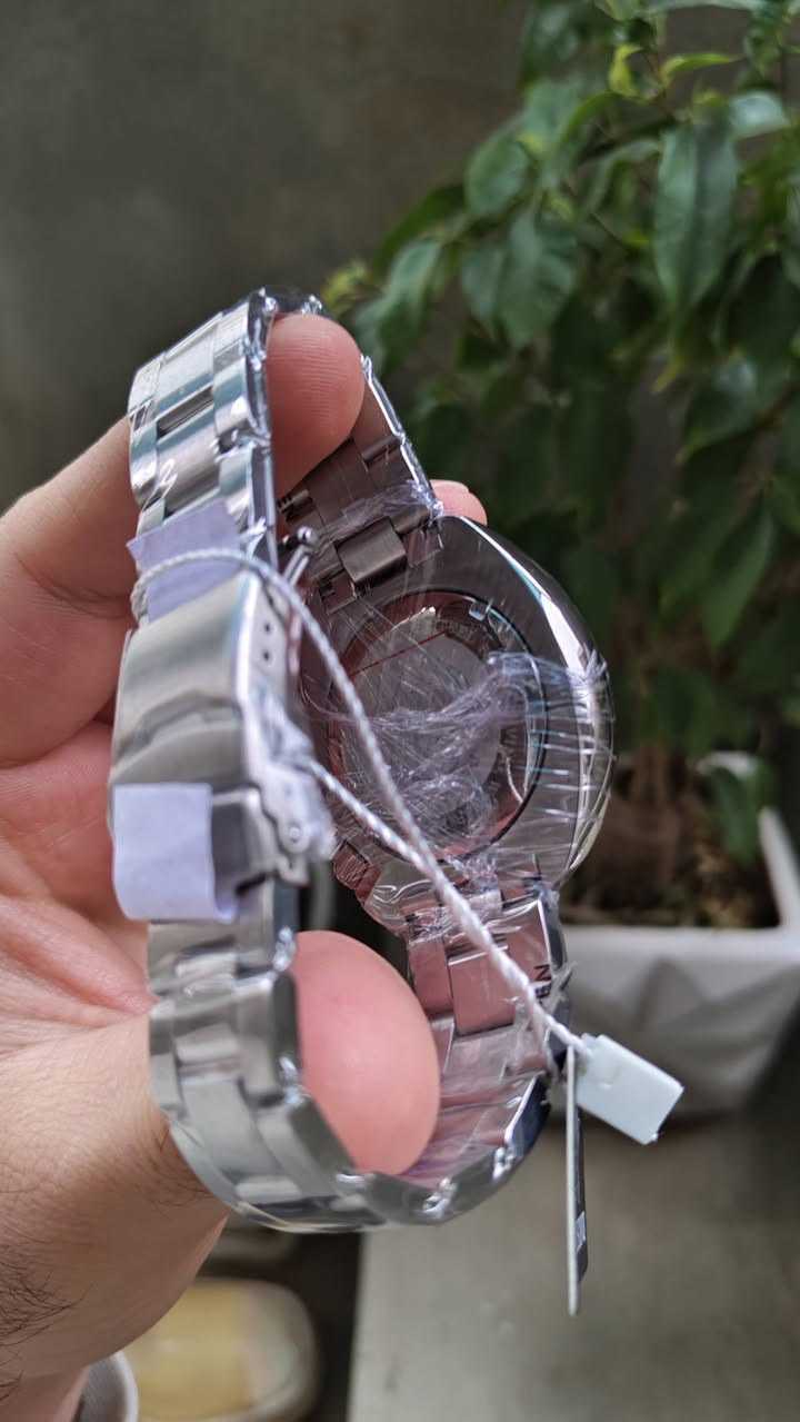 السلام عليكم 
ساعة ماركة اصلي شريكة Addiesdive
 مكينة ياباني سيكو،جامة ضفير كود BGW9 ياقوتي
مقاومة الماء عمق 200م
ساعة مينة لامينوس كامل

سعر 135 الف 

توصيل كل محافظات متوفر


**إذا كنت صاحب هذا الإعلان وتريد حذفه لأي سبب، رجاءا أرسل رسالة إلى الدعم الفني**