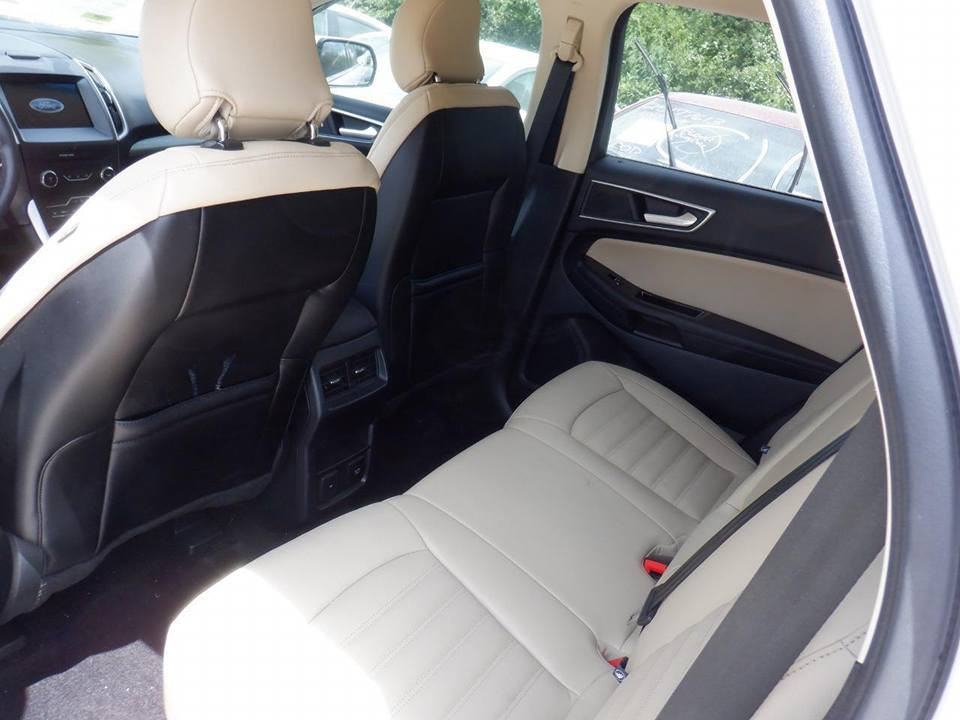 فۆرد ایدج مۆدیل 2018 مواصفات SEL  ناو زەرد کوشین هیتەر شاشە گەورە دوو سویج سەیارەکە تەنها بۆنید بۆیاغە بێ ناوگرتن بێ ئێرباگ ، ڕەقەم و سەنەوی نوێیە بە ناوی خۆمانە گێڕ و مەکینەو هەموو شتی بەشەرت 
0750 485 8947 أربيل, العراق
