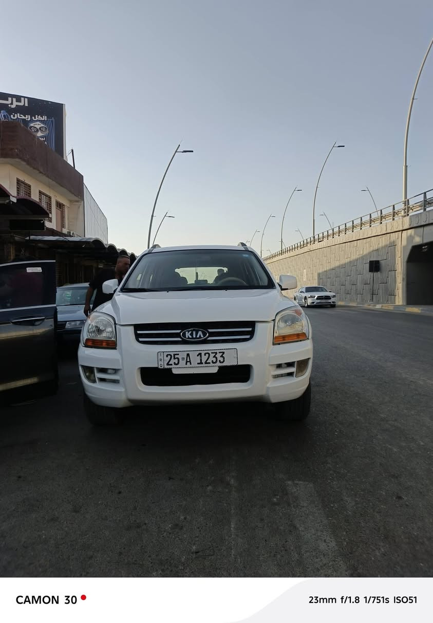 السلام عليكم  رقم كركوك شرط التحويل  

فول مواصفات 
محرك ٦ سلندر 
داخلها احلا من الخارج 
صدور تواير جدد 
كهربايات كلها شغاله 
تبريد ❄ تدفئه 🔥
السياره مال بيت وموديل 7
سعرها 110 وبيها مجال 
ضرر قطه وحده فقط الجاملق الأمامي 
الباقي شوف العين 
رقم الهاتف *********** ويرهم مراوس 
@الجميع
