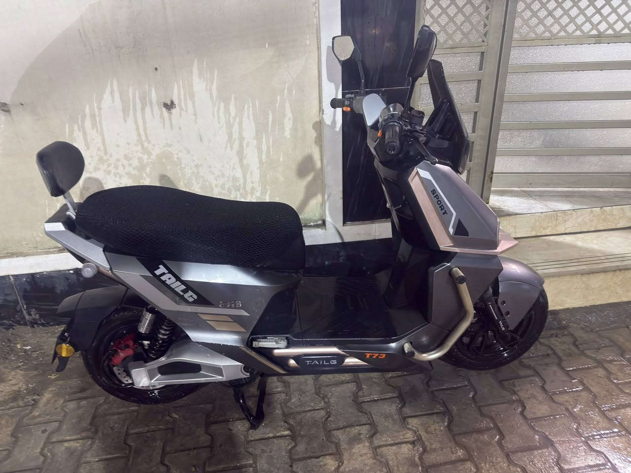 تالج سبورت 2026 مستخدمة قليل شهرين بطارية 6 كبار كرافين 35 امبير ملف الفين سعر جديده مليون و350  عارضها بمليون مكاني بغداد الحرية 

***********
