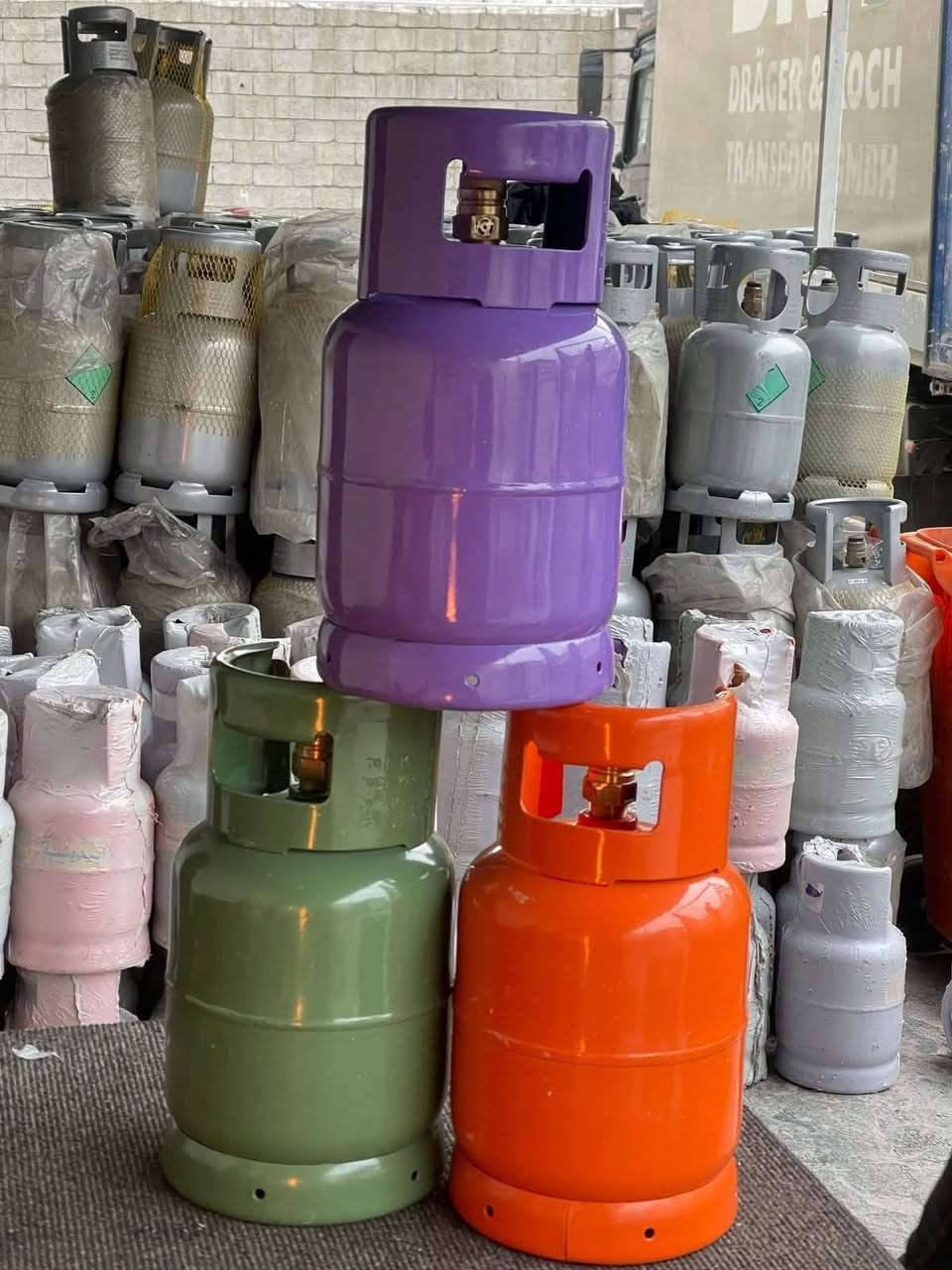 سلام عليكم خوان لدينا دباب غاز لبيع حديد سعر الوحدة 47الف نهايتهه ولدينا دباب غاز مال سفر همه ولدينا دباب غاز بلاستك لمحتاج خل يخابر العنوان حي الحسين القديم قرب الرعايه الرقم ***********
