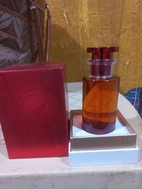 عطور • مستحضرات تجميل
