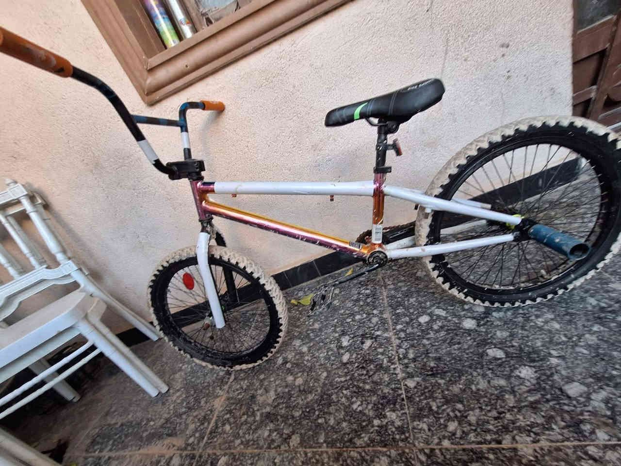 سلام عليكم بايسكل bmxللبيع بايسكل بايسكل حلو السعر ٧٠🔒مكاني كربلاء الحر الصغير للتواصل***********
