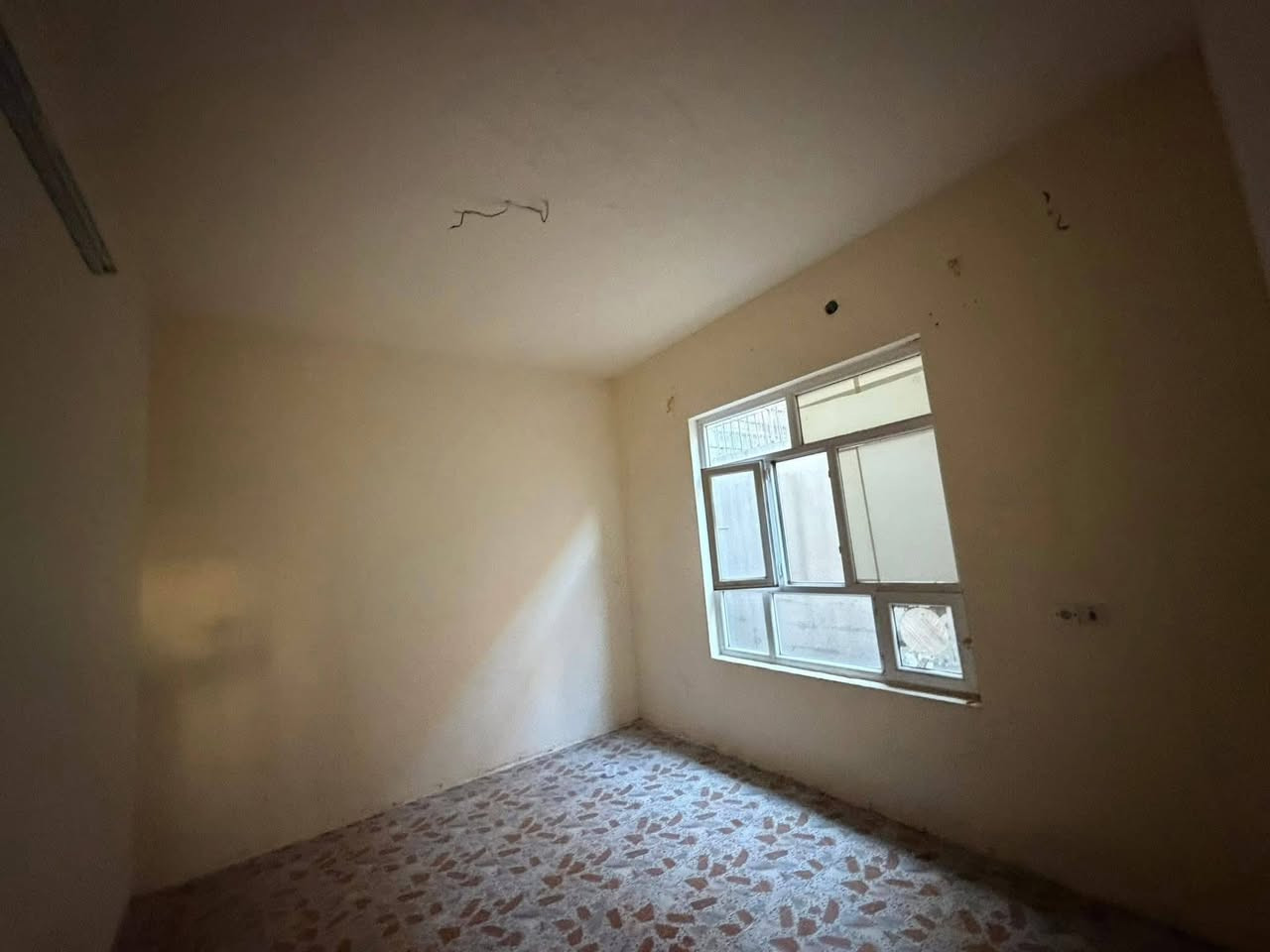 بــسم اللّــه ألرحــمن ألــرحيــم
#دارللــبـيــع  طــابــو صــرف 

#مسـاحـة 100متر  واجهــة  5✅  نــزال  20

#مـوقــع كركوك حي الواسطي قرب مسجد الحسنين 

#محــتويات الــدار✅ طابق 1
كراج مطبخ استقبال غرقة نوم صحيات  منور درج خارجي ارضيه سيراميك 

#الســعر98مليون

🔴 1- التعامل يكون مع صاحب العقار الشرعي حصراً
2- المكتب  وسيط بين الطرفين ولحفظ الأجرأات القانونية والتأكد من صحة العقار قبل تسليم اي مبلغ بأشراف قانوني

للأستفسار ✅مراجعة مكتب الاسياد للعقار 🔔

📍عنوان المكتب كركوك واحد حزيران قرب تقاطع الحصو ورمل 
                 للأتصال ***********📱

                             ***********📱

✅نستقبل جميع عروضاتكم السكنيه والتجاريه في كركوك 💯والترويج لها عبر الصفحه الخاصة بل مكتب
                  مكتب  الاسياد للعقار 
للأستثمار والتطوير العقاري 💯 معنا نحو الأفضل

https://www.facebook.com/profile.php?id=100063971986106&mibextid=ZbWKwL
