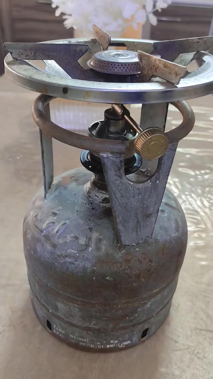 موقد غاز محمول (رأس دافور) مع القنينه يستخدم عادة للرحلات والتخييم. سعر ٥٠ الف


**إذا كنت صاحب هذا الإعلان وتريد حذفه لأي سبب، رجاءا أرسل رسالة إلى الدعم الفني**