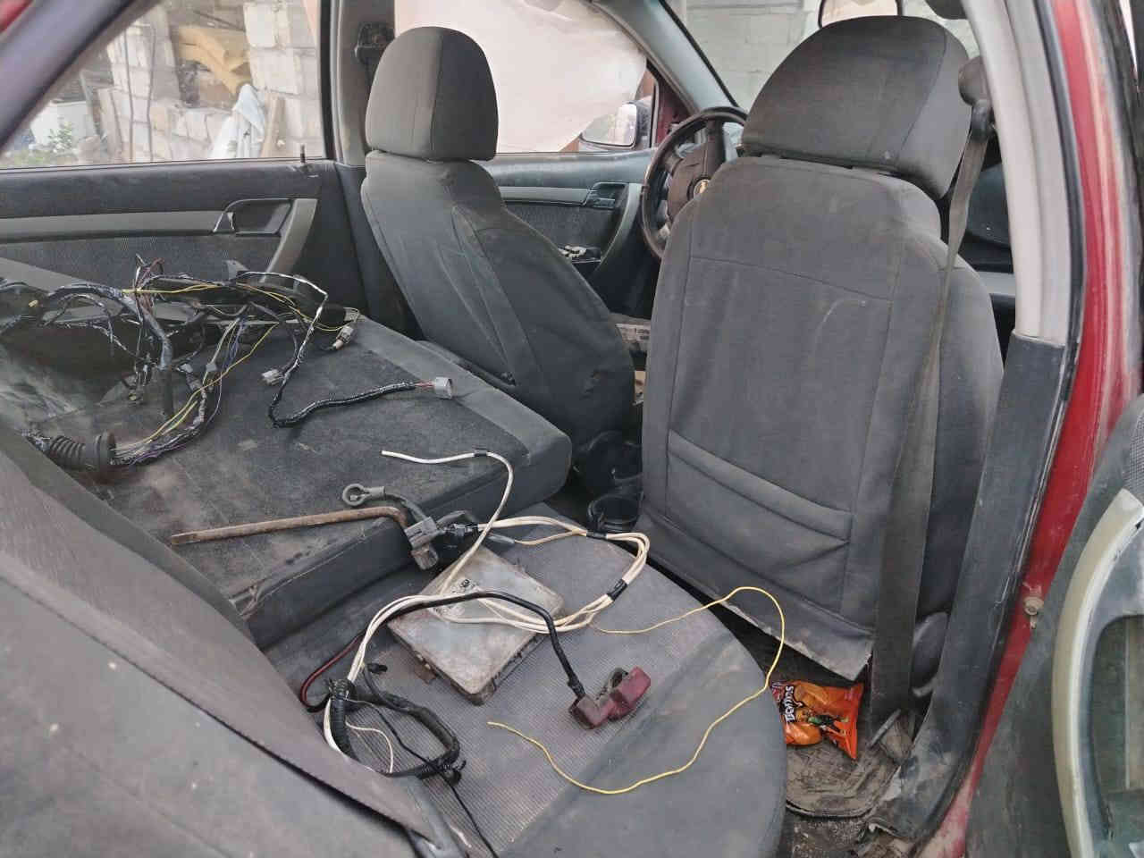 سيارة للبيع السياره افيو رقم أنبار محور محرك كورلا 1600 التضرر بالحريق بس الكهرباء مال المحرك وقاعدة الفيوزات والبنيد الظفيره اشتريتها بقت بس قاعدة فيوزات وشغل الكهربائي المكان بغداد ابو غريب رقمها انبار الماني للاستفسار الاتصال على ***********
