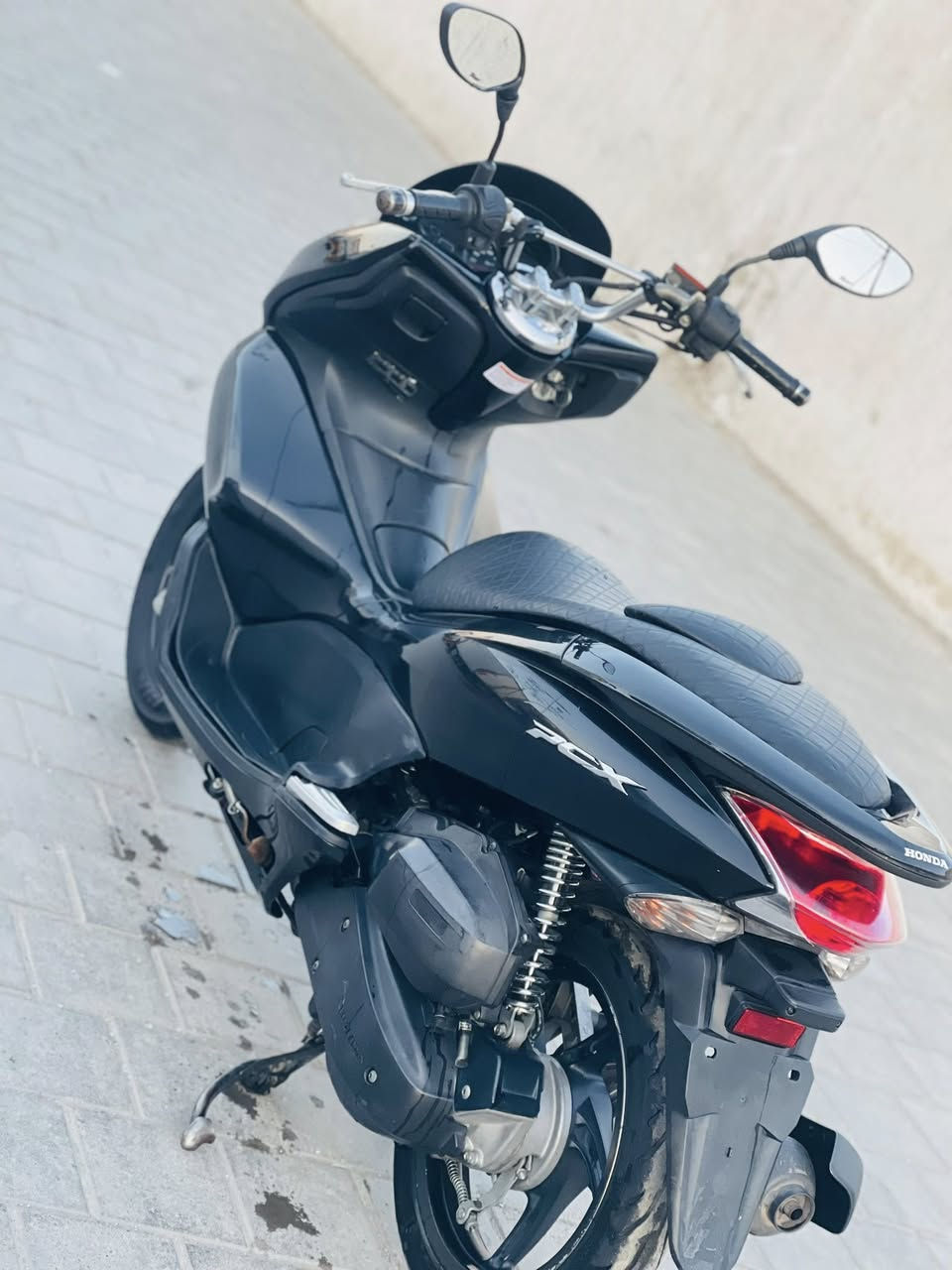 السلام عليكم 
بي سي اكس
جيل اول 
ياباني 
لون اسود 
مرايات اصليه 
حساس زدحام
مكينه مكفول
ستان كهربائي 
مكان بغداد ام الكبر
رقم ***********
مكينه 150
