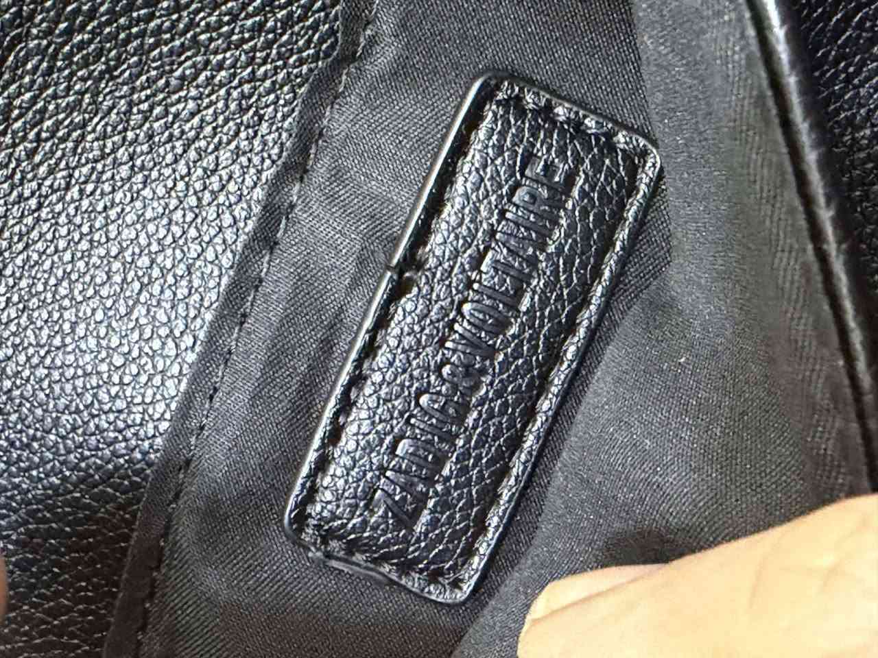 السلام عليكم 
من رخصة الادمن متوفر جنطه فولتيري جديده كامل مرفقاته


**إذا كنت صاحب هذا الإعلان وتريد حذفه لأي سبب، رجاءا أرسل رسالة إلى الدعم الفني**