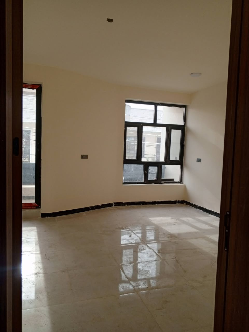 دار للايجار بغداد الدوره البوعيثه مجمع سلطان بضهر المدارس  الدار زيرو نضام ديلوكس 3نوم

 2صاله صحيات، 2 مطبخ ستقبال منور بلكونه كبيره كراج  2عرضة البيتونه جدن كبيره  اجاره 600بي مجال بسيط 

التواصل ***********وتساب
