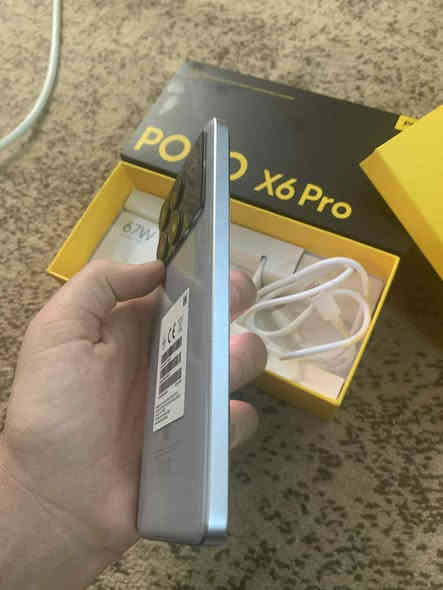 السلام عليكم ورحمه الله وبركاته جهاز بوكو اكس 6الذكرا5G ،512 الرام12+12 العشوائي 24 الجهاز فتح كرتون مستعمل قليل والسعر 300 وبمجال قليل الجهاز بعد لوك الوك عنوان كركوك كورنيش هذا الرقم اللي يحب يخليه يخابر***********
