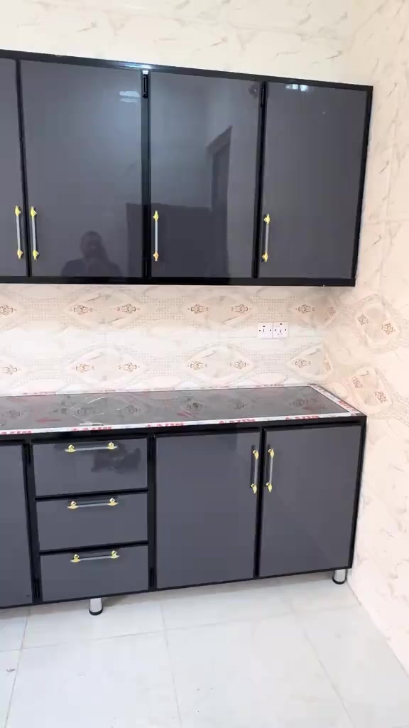 كاونتر مترين ونص وسنك متر و20 المنيوم ....
سعر 575 الف


**إذا كنت صاحب هذا الإعلان وتريد حذفه لأي سبب، رجاءا أرسل رسالة إلى الدعم الفني**