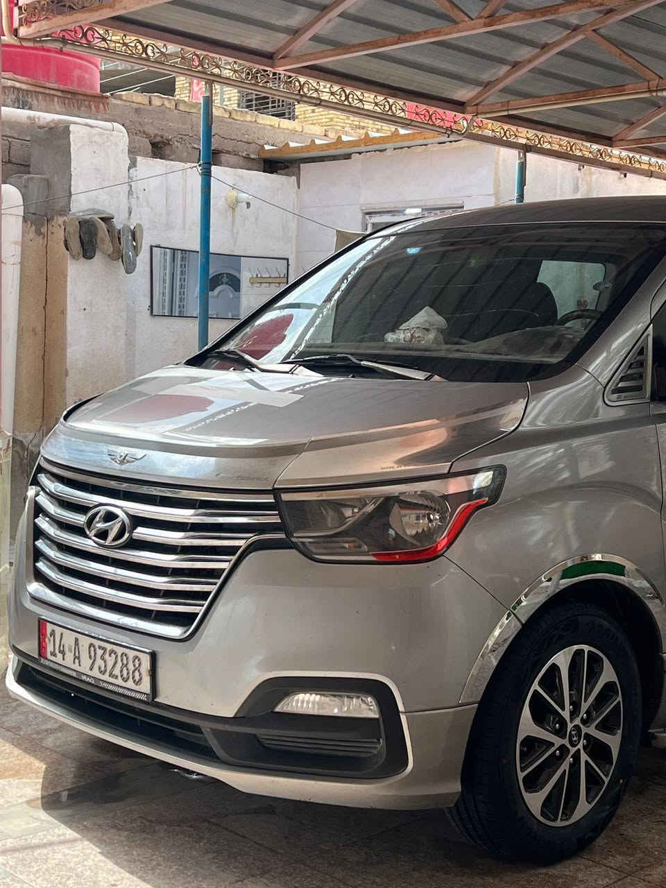 سلام عليكم
ستاركس للبيع اصل 12 مرمزه 2023 بيه قطعتين صبغ وبيه ضربه بل جاملغ الأيمن الخلفي موضحه بل صور مكينه سبلاين بيه خط من الكرنه لعشار سياره حلوه ونضيفه سعرها 
215 وبيه مجال قليل 
العنوان .. البصره القرنه 

‭0787 472 2185‬
