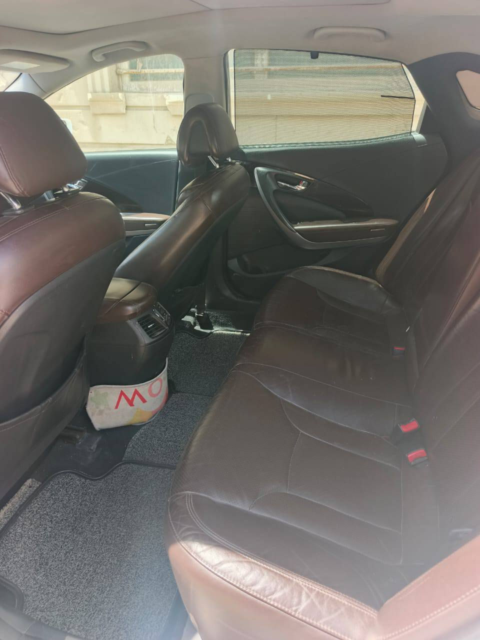 ازيرا ١٤ اربيل سنوية جديدة فول ٦ سلندر ٣٠٠٠ كفالة عامة من الصبغ والبارد
بانوراما 
مرايه شفط
٤بصمة
٢ كشن كهربائي
بردات خلفيه
حدادية جديدة
تبريد
السعر ١٣٢ 
***********
