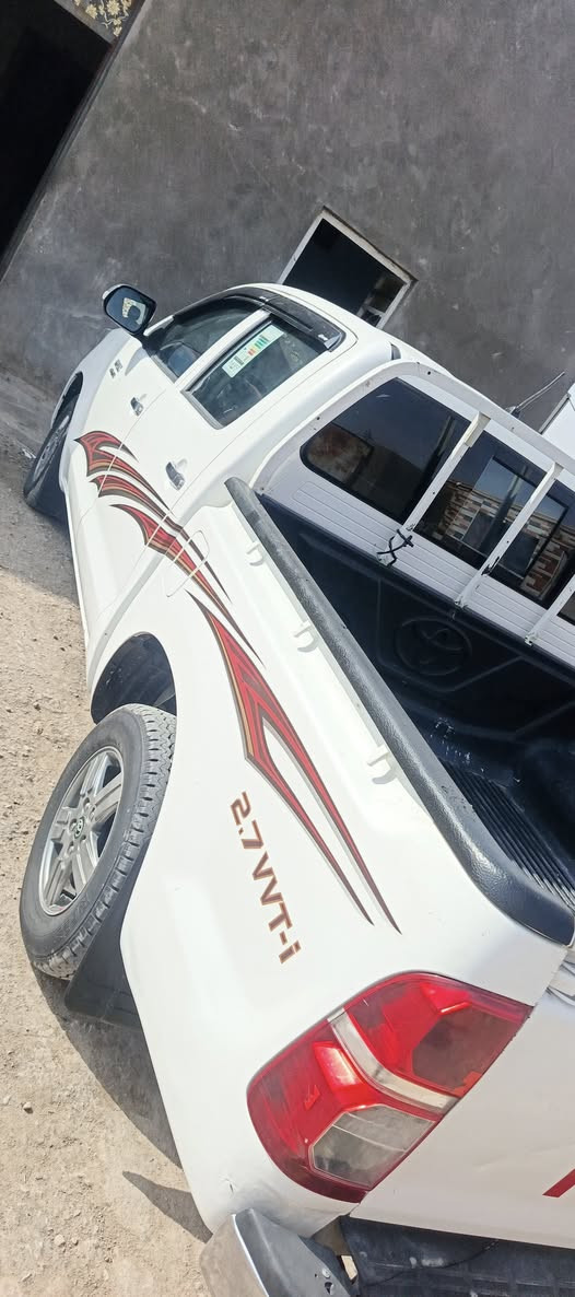 السلام عليكم بيكم 14 سعودي سياره مبدل بيها جاملغ ما بها ضربه من داخل سياره حلوه وباسمي تحويل كون خلال شهر سياره كفاله وسعرها 190 وبيها مجال***********، انا عنوان البصره  قضاء الدير
