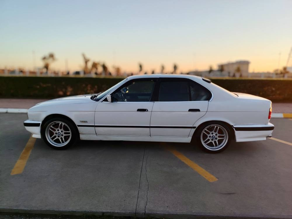 بیم مۆدێل 95بێ سلایت دووجام کارەبا ناو کرێمی سەیارەی تا بڵێی جوانە گێڕو مەکینە بێ عەیبە مەکەینە 525بیلادی تۆماتیک تەبرید بەشەرت سەیارەکە سەنەوی 2018بەسەر چوە سەیارەکە یەک پارچە لێدراو دوو پارچە بەخ بۆ جوانی سەیارەکە جایزو بێ مەسروفە غەرامەش 5وەرقەی لەسەرە لەدووای مەعمەلە بۆتی ئەگڕێنینەوە بەشەرت تەحویل *********** أربيل, العراق
