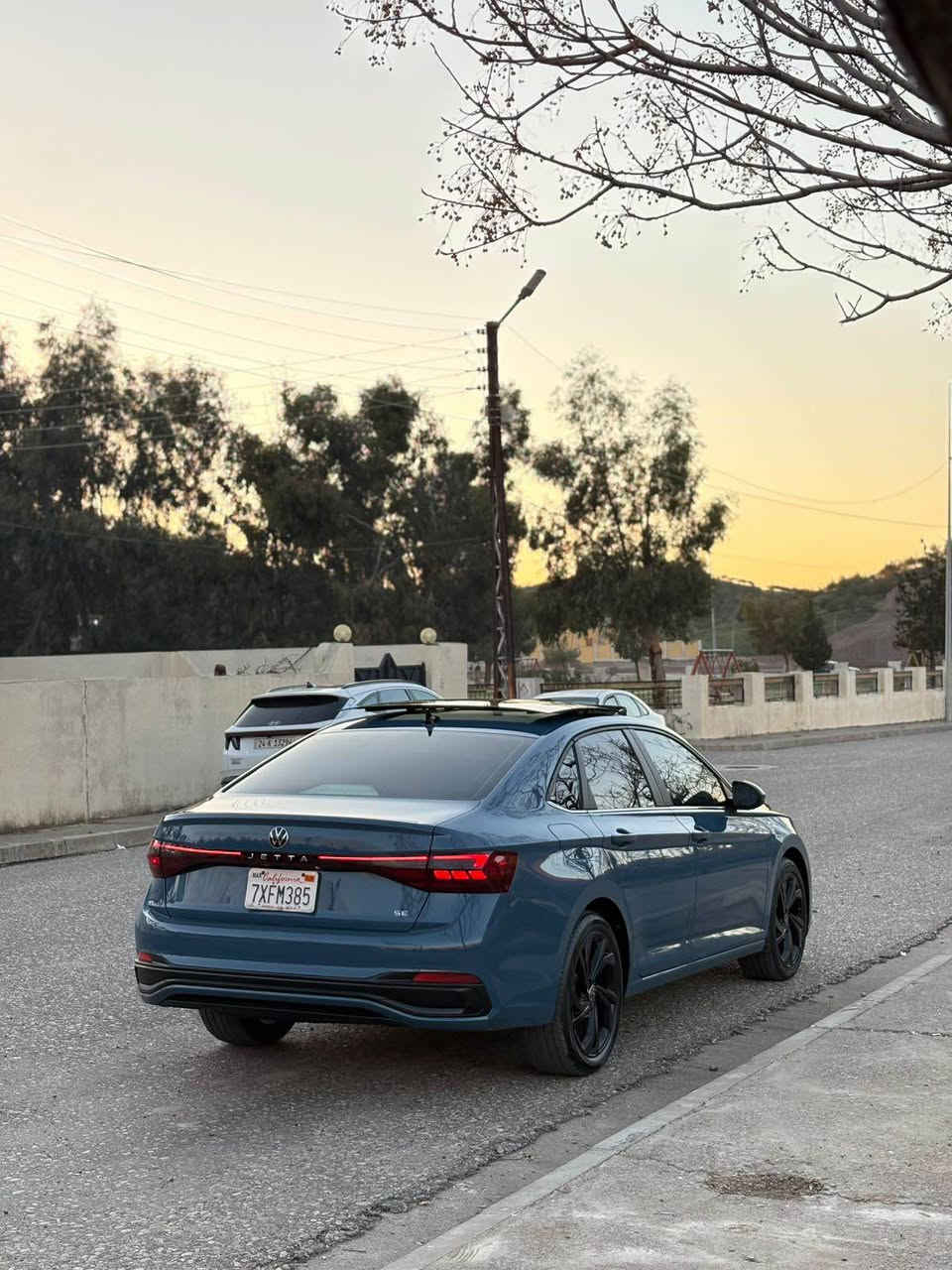 جيتا 2025 SE پانوراما فول مواسفات گێر توماتيك  رويشتن ٣ مايل( بێ سبوغ )ده ركای سایق هەندەک PDR  بێ ايرباگ  دعامی لۆ دعامی بیلادیە سعر ١٩٢  وه ره قه مجال ژماره ى موبايل *********** رسمى دعمم دانايه اكر, نينوى
